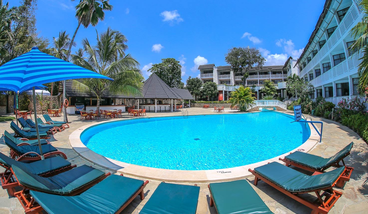 Travellers Beach Resort And Spa 75 01KTRA IM0301 travellers beach hotel 1475