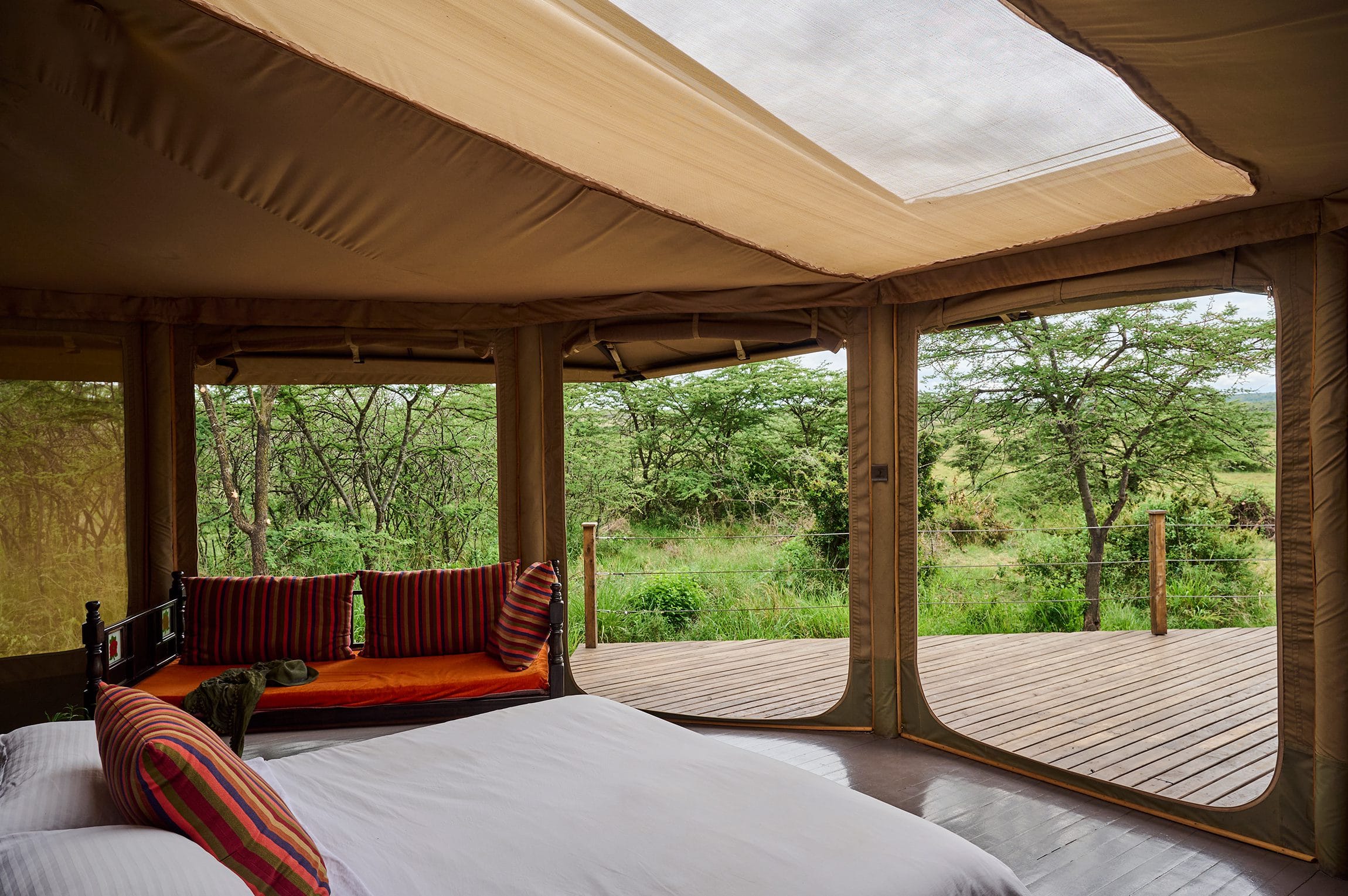 Saruni Leopard Hill 2 Saruni Basecamp Saruni Leopard Hill Familt Tent bed