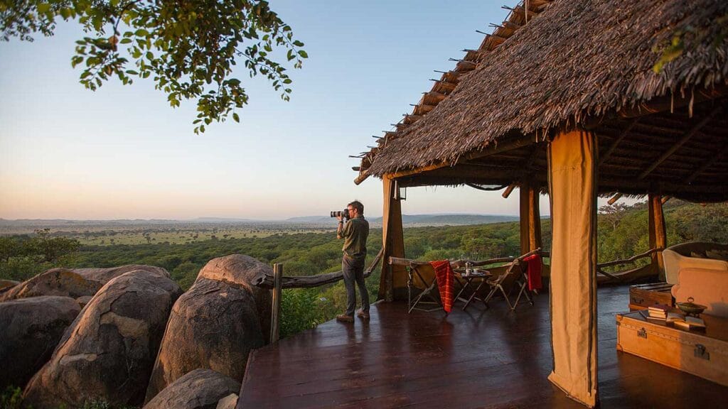 13 Days East Africa: - Nairobi/Amboseli National Park/Loisaba Conservancy/Masai Mara National Reserve/Arusha/Tarangire 13 SerengetiPioneer Main Bar Lounge View 3