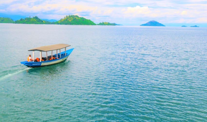 Lake Kivu (Gisenyi) 4 boat at lake kivu