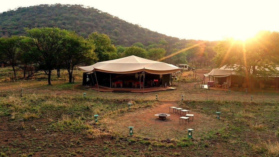 1 night Kirurumu Manyara Lodge, 2 nights Serengeti Kuhama Camp/Serengeti Kati Kati Tented Camp/Thorn Tree Camp & 2 nights Bougainvillea Safari Lodge 3 mess tent