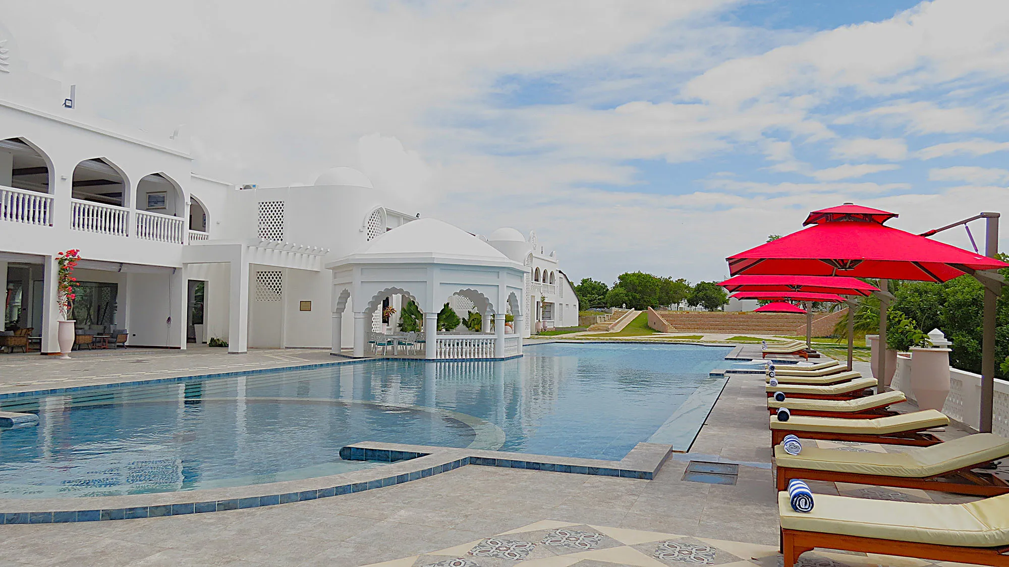 Shukrani Palace 1 swimming 2