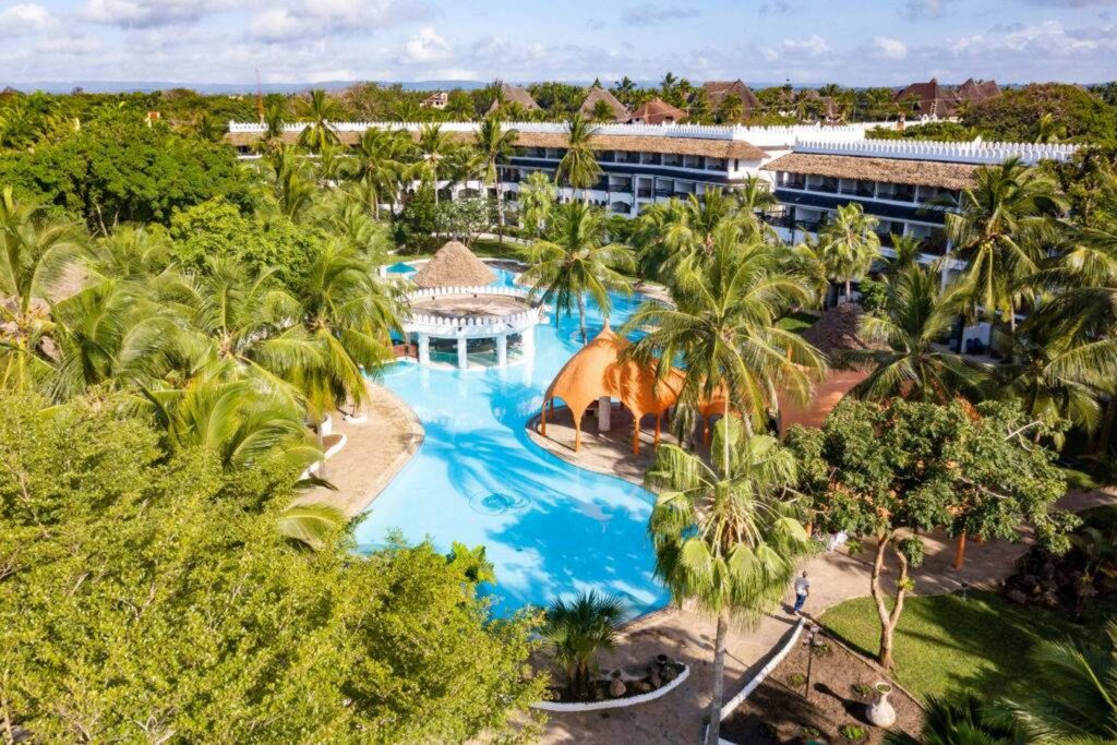 Southern Palms Beach Hotel